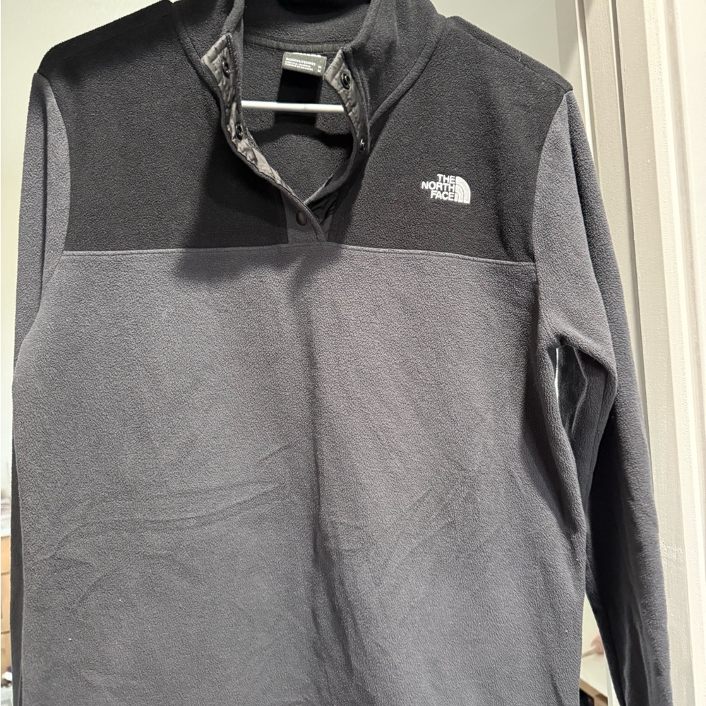 The North Face Black & grey Fleece quarter zip! Barely worn! So cute and warm!